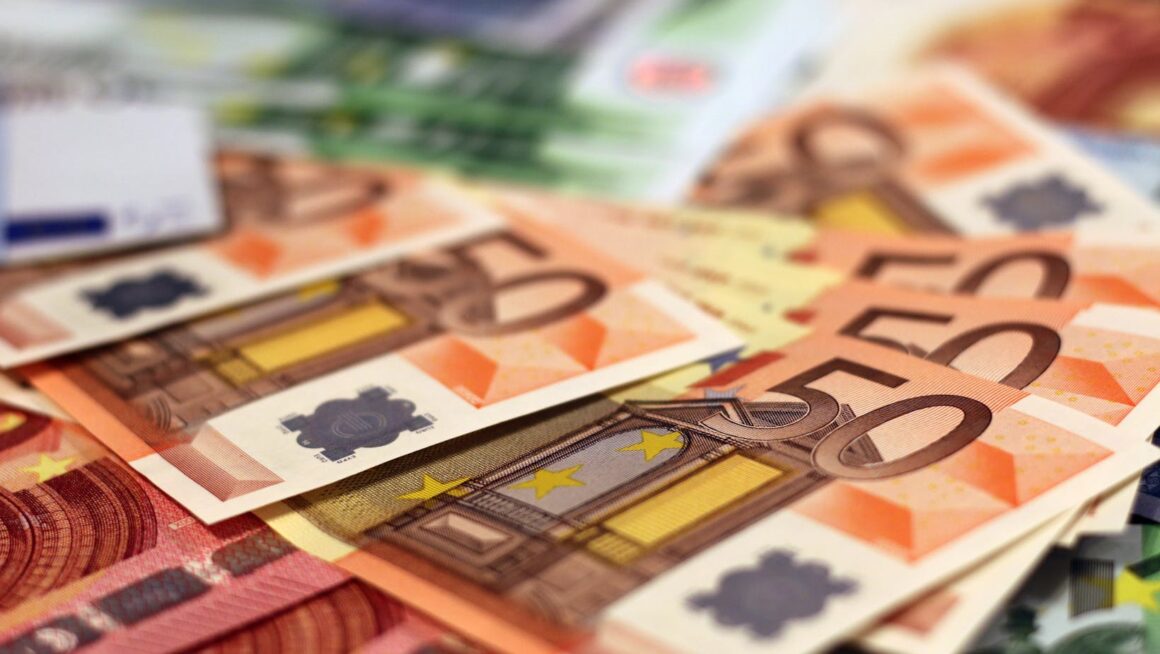 what currency does italy use